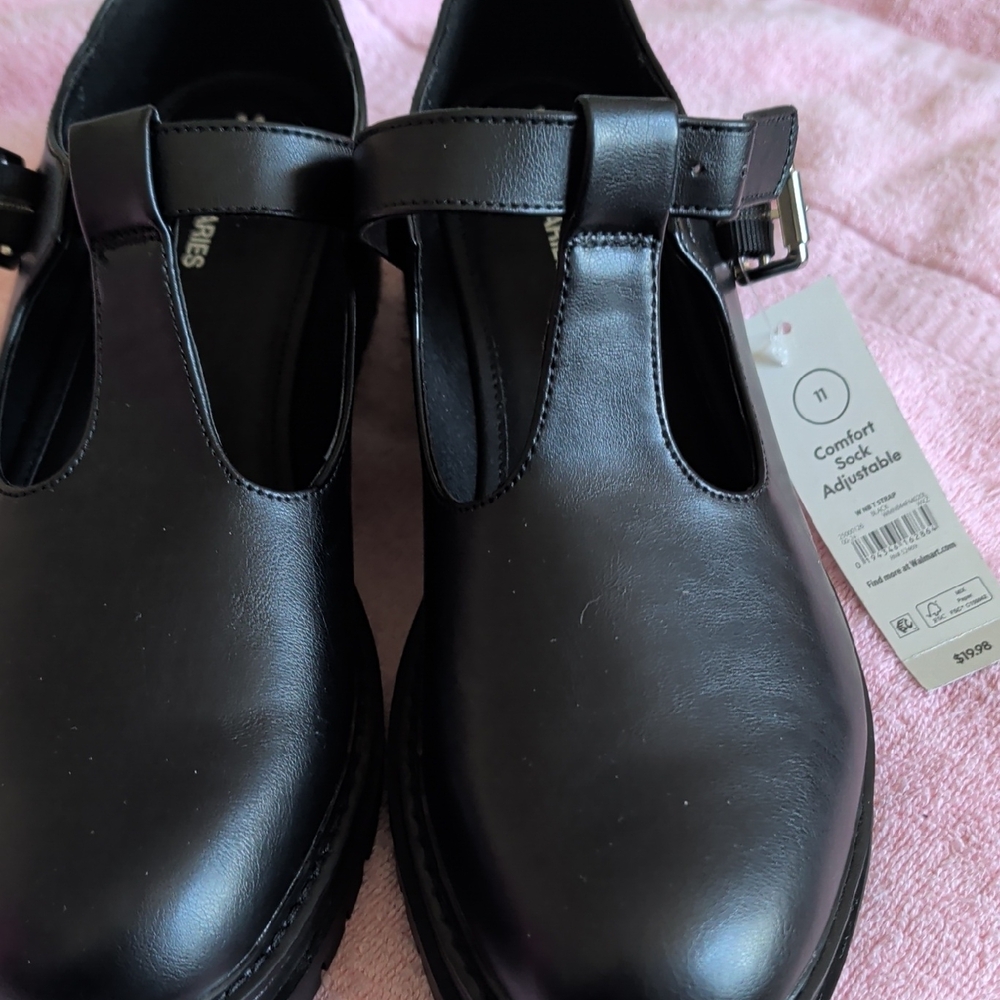 No Boundaries Black T‑Strap Mary Jane Comfort Flats - Picture 2 of 4